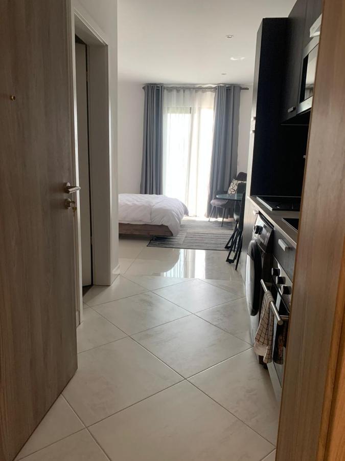Rt Properties @ The Lennox Airport Residential Accra Exteriör bild