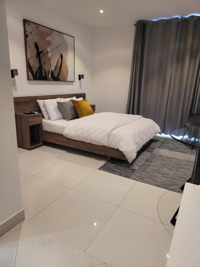 Rt Properties @ The Lennox Airport Residential Accra Exteriör bild