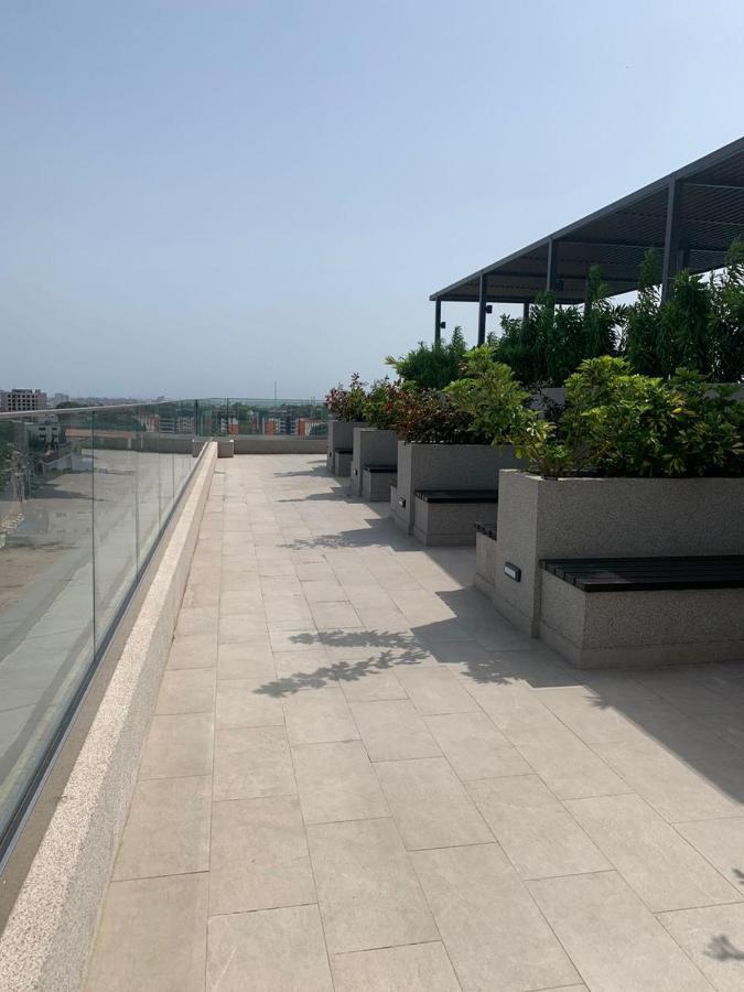Rt Properties @ The Lennox Airport Residential Accra Exteriör bild