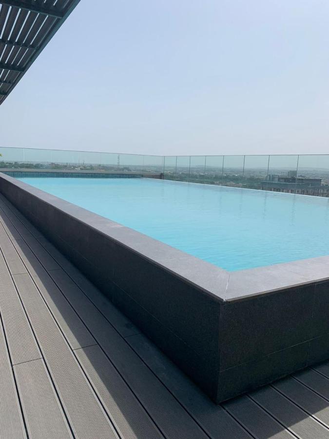 Rt Properties @ The Lennox Airport Residential Accra Exteriör bild