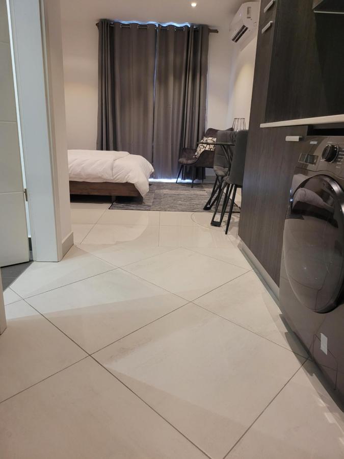 Rt Properties @ The Lennox Airport Residential Accra Exteriör bild