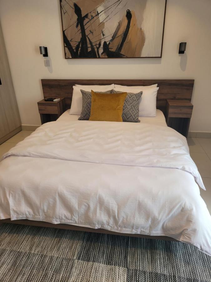 Rt Properties @ The Lennox Airport Residential Accra Exteriör bild