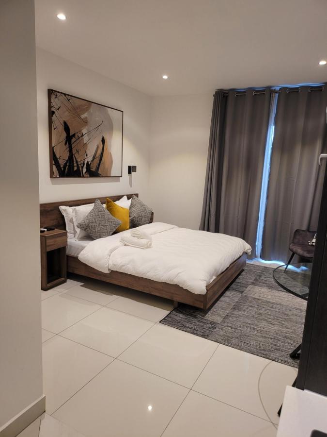 Rt Properties @ The Lennox Airport Residential Accra Exteriör bild