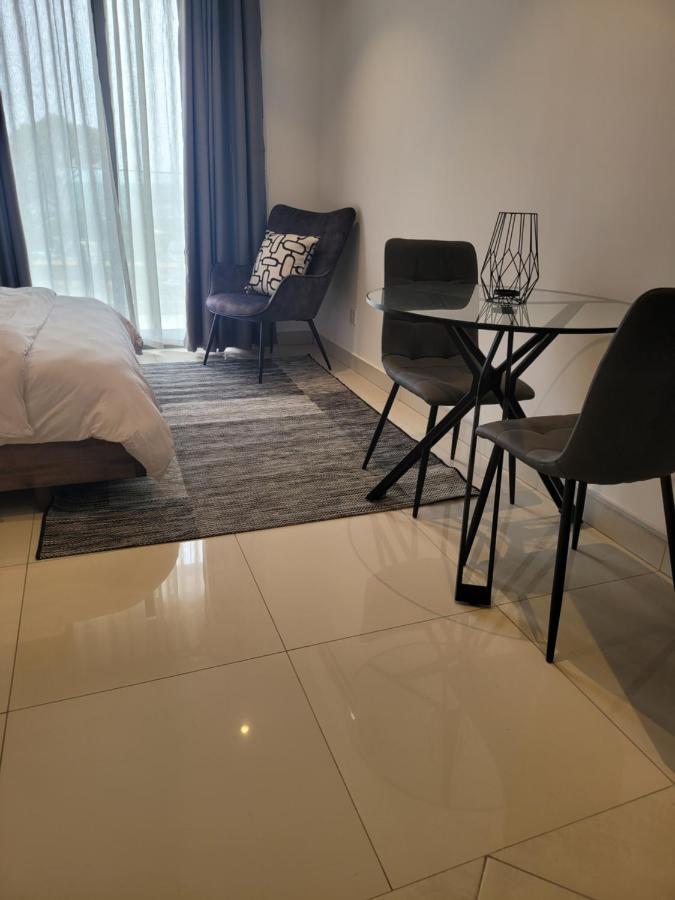 Rt Properties @ The Lennox Airport Residential Accra Exteriör bild