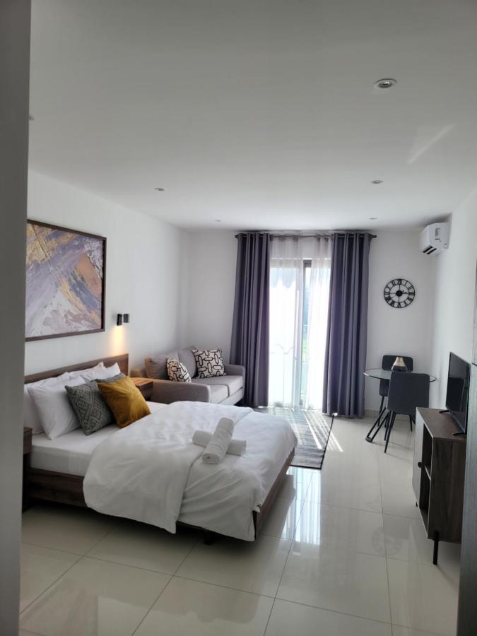 Rt Properties @ The Lennox Airport Residential Accra Exteriör bild
